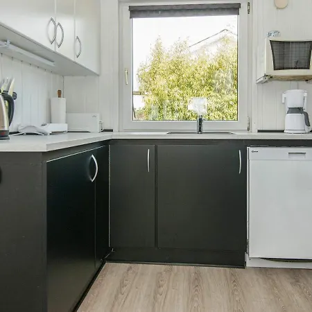 6 Person Holiday Home In Hejls בית נופש *